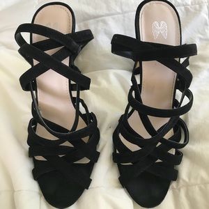 🖤Victoria’s Secret Strappy Heels🖤